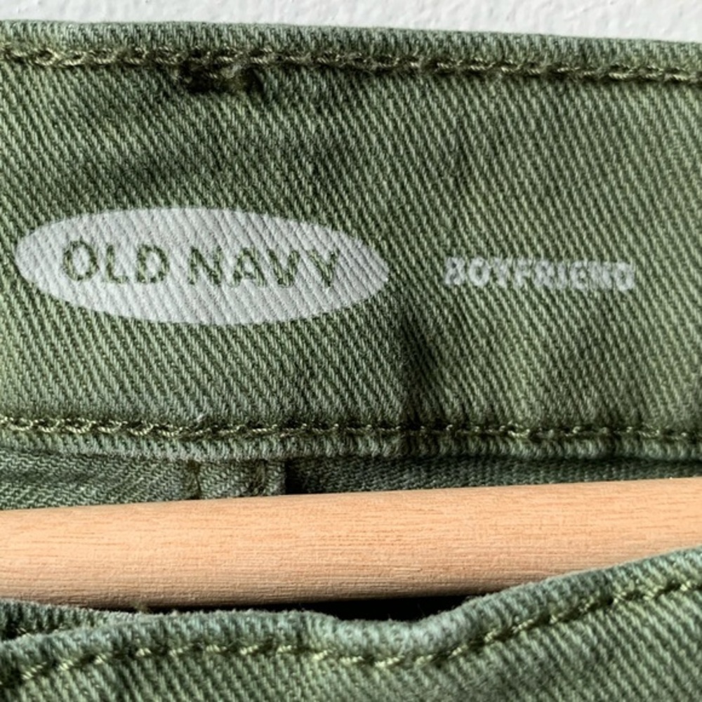 Old navy olive cut off boyfriend shorts 10 - Picture 5 of 5